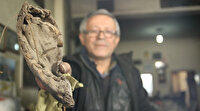 Kurtuluş Savaşı'ndan kalma dede yadigarı çarığa gözü gibi bakıyor: Her sabah dükkanına geldiğinde öperek işe başlıyor