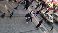 Pendik’te sokak ortasında tekmeli yumruklu kavga kamerada