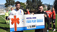 Centilmen futbolcu para ödülünü Mehmetçik Vakfına bağışladı