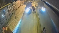 Dikkatsiz motosikletli otobüsten inen kadına çarptı