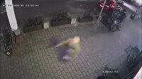 Irkçı katliam yapan teröristin kaçtığı anlar kamerada
