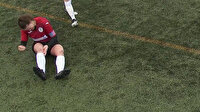 Kadın futbolcu çıkan dizini yumruklayarak geri taktı