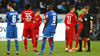 Bundesliga'da futbolcular taraftarları protesto etti