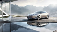 BMW de logosunu değiştirdi: İşte merakla beklenen modelde ortaya çıkan yeni logo