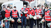 Ünlü fenomen CZN Burak sokağa çıkamayan vatandaşlara yardım dağıttı