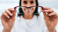 Uzmanından 'Kovid-19 riskini azaltmak için lens yerine gözlük kullanın' uyarısı