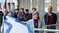 Yardım parasını almak isteyen PTT'ye akın etti