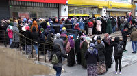 Esenyurt'ta PTT önünde yoğunluk: Sosyal mesafe kuralına yine uyulmadı