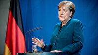 Almanya Başbakanı Merkel: İbadethanelerinde bir araya gelemeyen tüm inananlarla zihnen beraberim