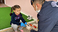Ravzanur'un çikolatasını jandarma getirdi
