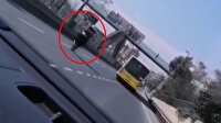 Sultangazi'de tek teker kazası anbean kamerada: Otobüsün altında kalıyordu