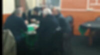 'Evde kal' dedikçe çıkıyorlar: Kahvehaneye kumar baskını