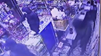 Avcılar’da tekel bayisine giren silahlı soyguncular kamerada