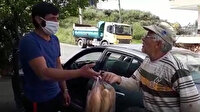 Zabıta ekipleri evine ekmek götürünce göz yaşlarına hakim olamadı