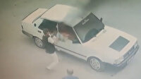 Bursa'da 3 yaşındaki çocuk alev alan otomobilden son anda kurtarıldı