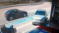 Kontrolden çıkan otomobil markete daldı