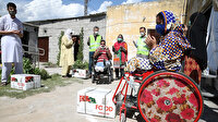 Albayrak'ın yardım kolileri Pakistan'ın 27 noktasında dağıtılıyor