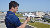 Komşusuna drone ile ekmek gönderdi