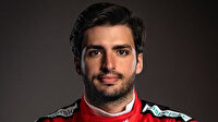 Carlos Sainz resmen Ferrari'de