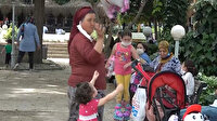 Çocuklar caddelere ve parklara akın etti