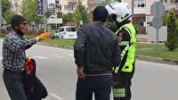 Temizlik işçisi kendisine talimatlar veren amirine tepki gösterdi