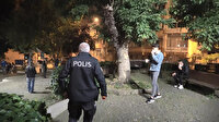 Polis bankta oturup kahve içen vatandaşları görünce şaşkınlığa uğradı
