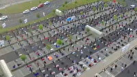 Almanya'da dünyaca ünlü mobilya devi otoparkını bayram namazı için Müslümanlara açtı