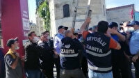 İBB zabıtaları, Beyoğlu Belediyesinin koronavirüs standını kaldırmaya çalışınca arbede yaşandı