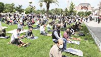 Sıra Ayasofya’da: Vatandaş cuma namazı için Sultanahmet’e koştu