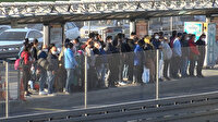 'Yeni Normal Hayat'ın ilk gününde metrobüs duraklarında tedirgin eden görüntü