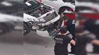 Motora giren yılan serviste tampon sökülerek çıkarıldı