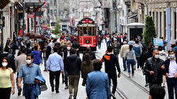 İstiklal Caddesi'nde tedirgin eden görüntü: Ne maske var, ne sosyal mesafe