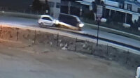 Otomobil, tarım işçilerini taşıyan minibüse çarptı