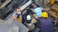 Esenyurt'ta toprak altında kalan kişiyi itfaiye kurtardı