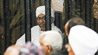 Sudan'da devrik Cumhurbaşkanı Beşir'e yakın yüzlerce kamu çalışanının görevine son verildi