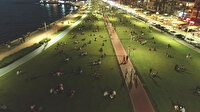 İzmir'den endişelendiren görüntüler: Kalabalık had safhada, sosyal mesafe sıfır