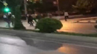 Sopalı demir çubuklu kavga kamerada