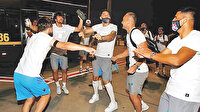 Pistte kolbastı: Trabzonspor taraftarı uykuyu kenara bırakıp havalimanına koştu