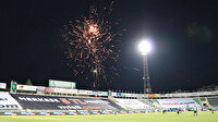 Denizlispor-Beşiktaş maçına havai fişekler damga vurdu