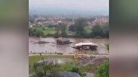 Sırbistan sele teslim oldu: 15 kentte OHAL ilan edildi