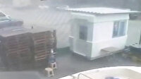Esenyurt'ta toprak kayması meydana geldi: İstinat duvarı araçların üzerine yıkıldı