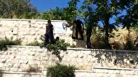 İsrailli işgalciler Türk bayrağı olan levhaya tahammül edemedi
