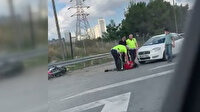 Emniyet şeridinde ilerleyen motosikletliye arkasından gelen otomobil çarptı