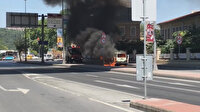 İstanbul Beyoğlu'nda korkutan anlar: Araç yandı cadde bir süre trafiğe kapatıldı