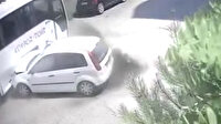Otomobil park halindeki otobüse böyle çarptı