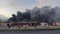 Bant üretimi yapan fabrika alev alev yandı