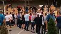 Sancaklılar Türkiye’den gelen malzemeleri taşımak için hastaneye koştular