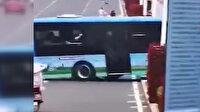 Çin'de öğrencileri taşıyan otobüsün göle uçma anı kamerada: 21 ölü, 15 yaralı