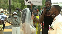 Washington'da siyahi çift protestoların merkezi BLM Caddesinde nikah kıydı