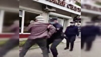 Ukrayna'da maske takmayan yaşlı adama polis şiddeti